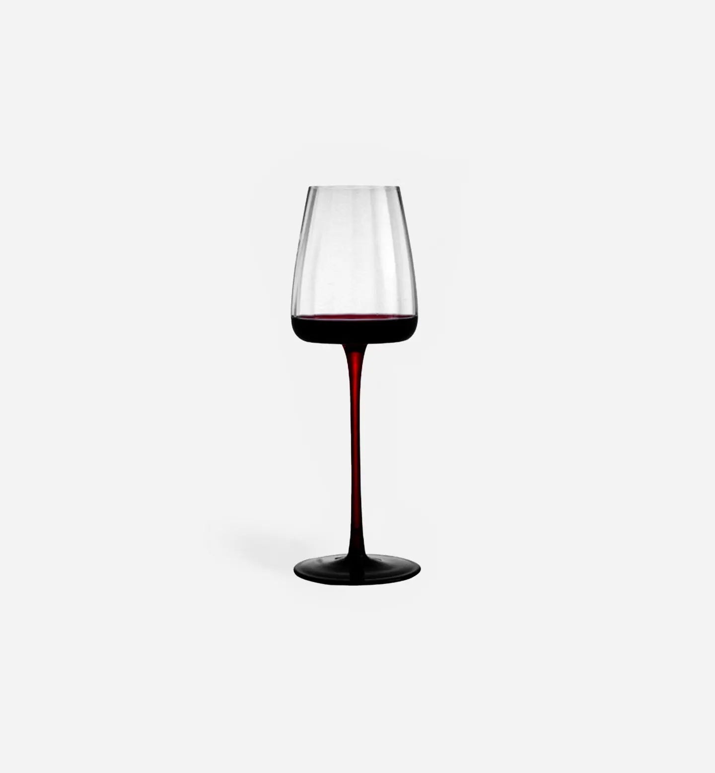 Verre à vin 360 ml classique et élégant avec motif ondulé. Parfait pour vins légers à moyennement corsés et dégustations raffinées.