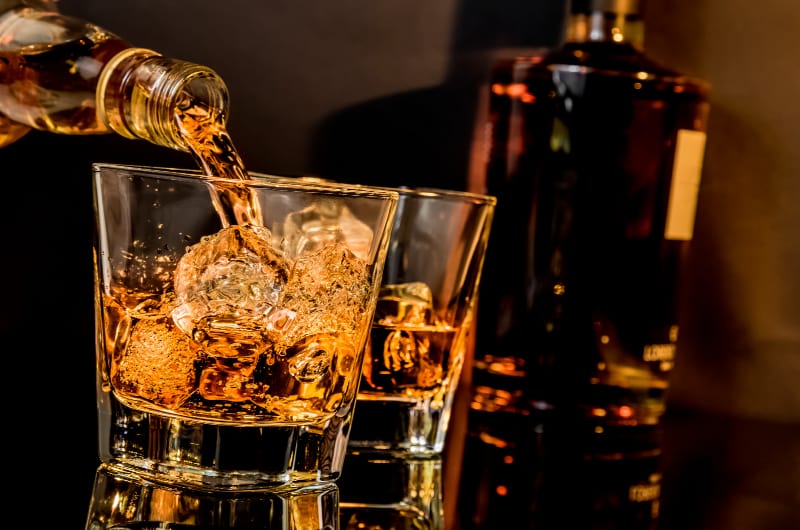 Meilleur verre à whisky : Guide 2026 pour une dégustation parfaite