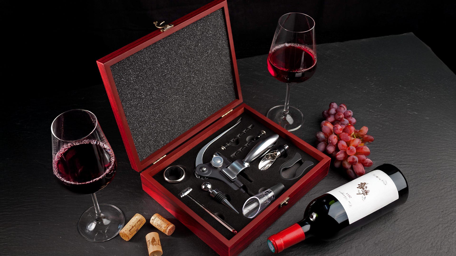 Coffret sommelier élégant avec tire-bouchon et accessoires vin