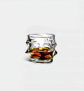 Verre à whisky Chaos 330 ml, motif en relief, vue de face sur fond blanc