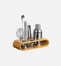 Kit cocktail  avec accessoires sur leur support, vue en situation