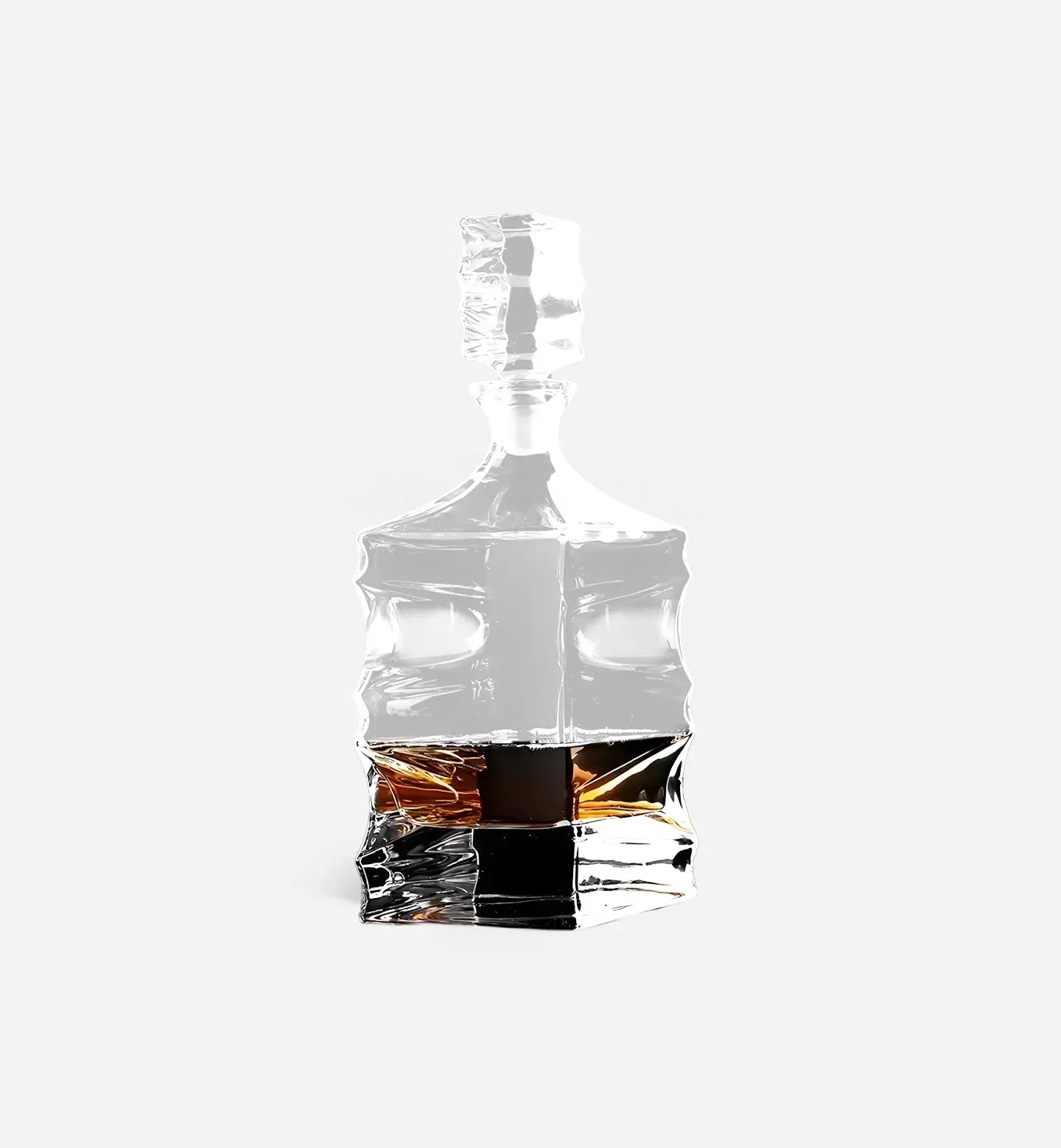Carafe à whisky Crush en cristal, forme distordue style canette écrasée, capacité 900 ml. Design moderne et unique pour une dégustation élégante.