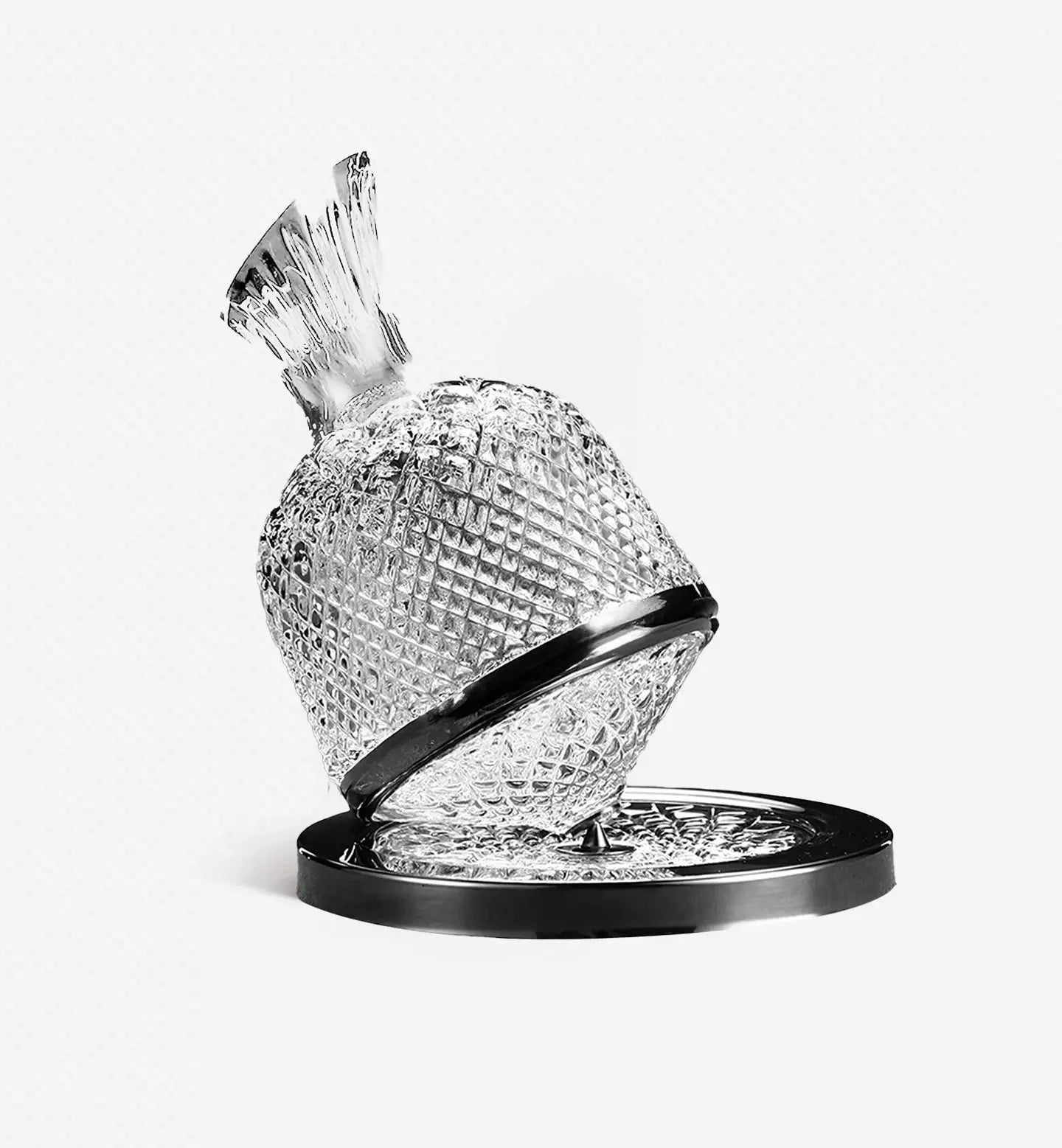 Carafe à vin rotative 1500 ml en borosilicate, version Silver. Élégance moderne avec col argenté et socle 360° pour une oxygénation idéale.
