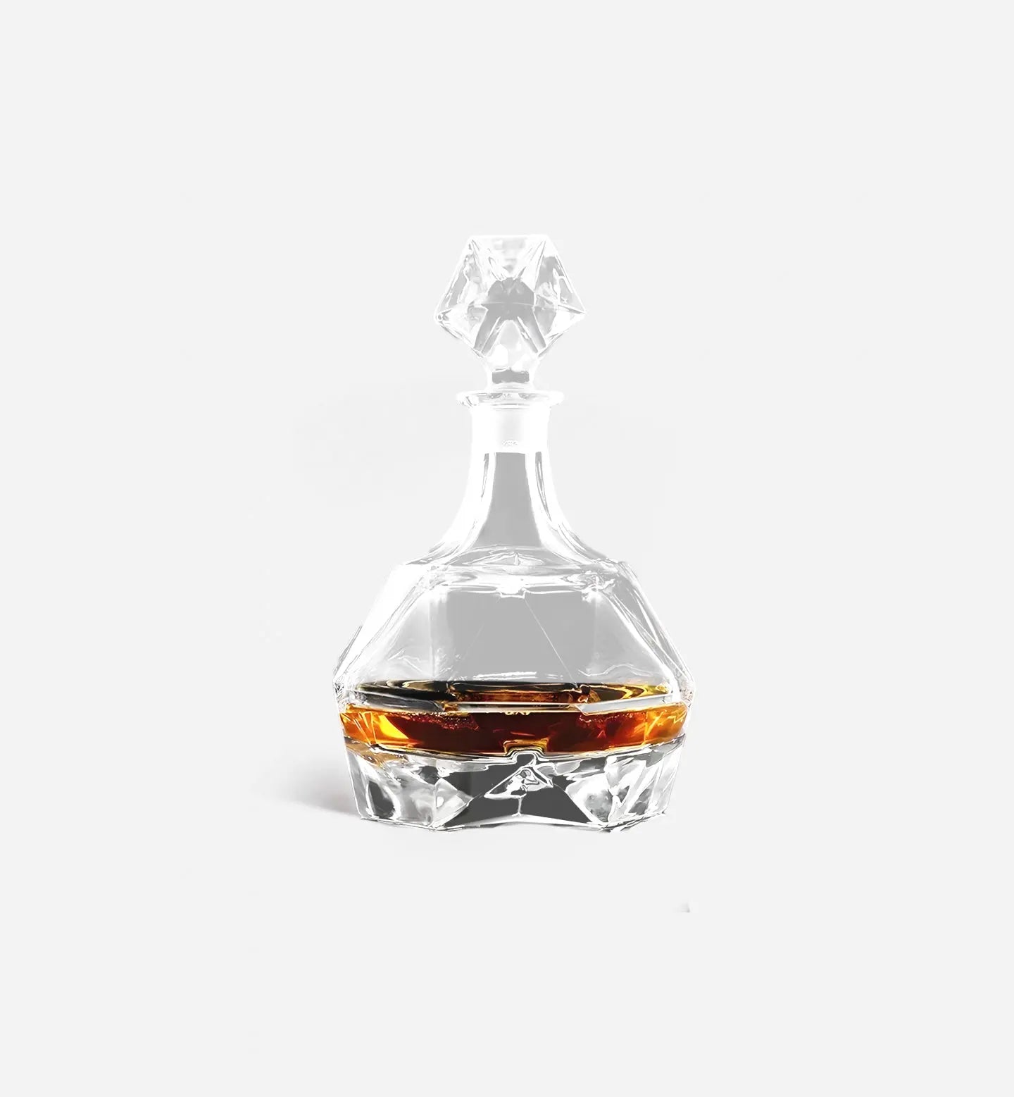 Carafe à whisky en cristal Gemme, 800 ml. Design élégant inspiré des pierres taillées, parfait pour sublimer vos spiritueux avec raffinement.