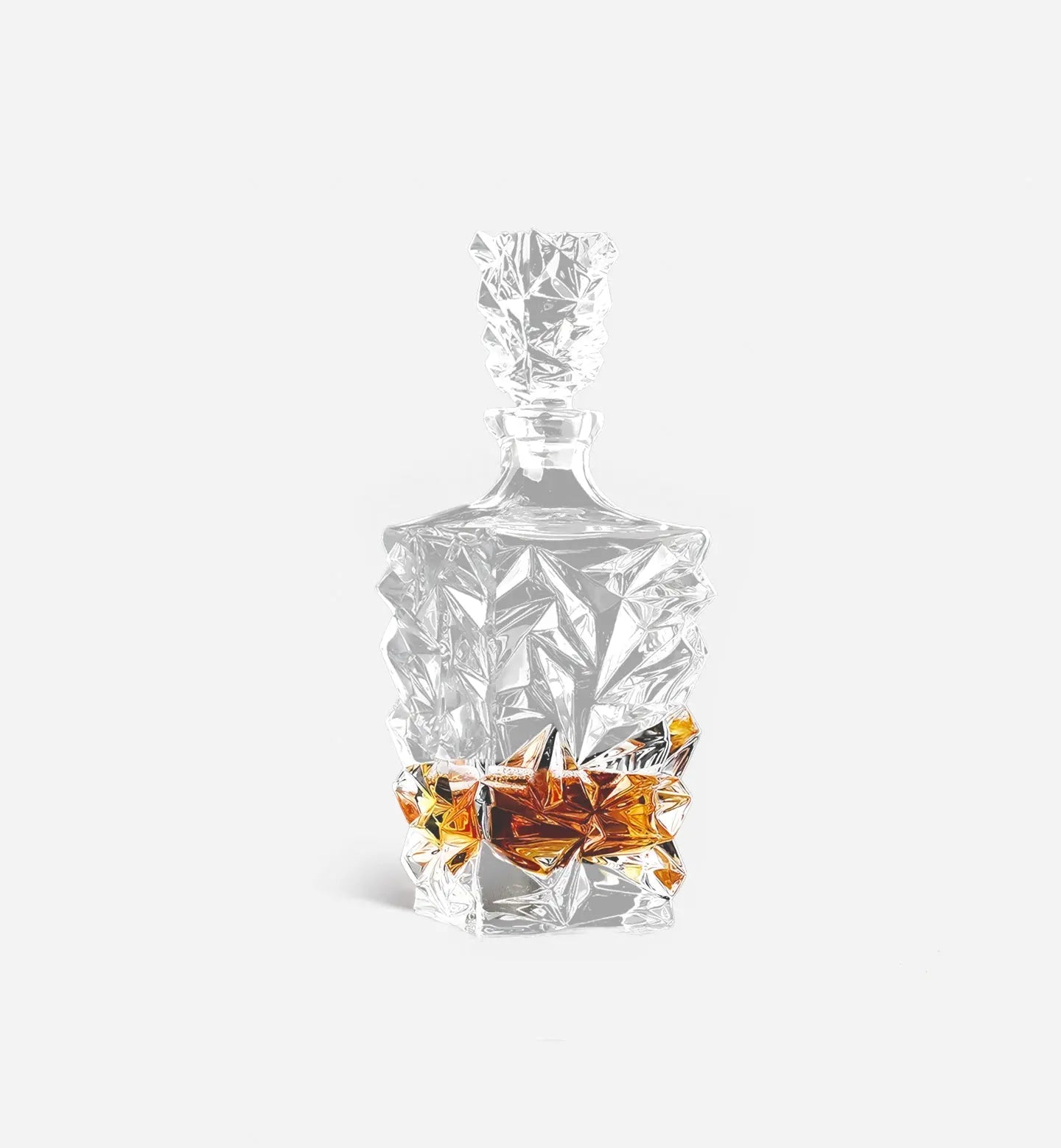 Carafe à whisky Origami en cristal, design angulaire et complexe. Capacité 750 ml, un style unique pour une dégustation élégante et moderne.