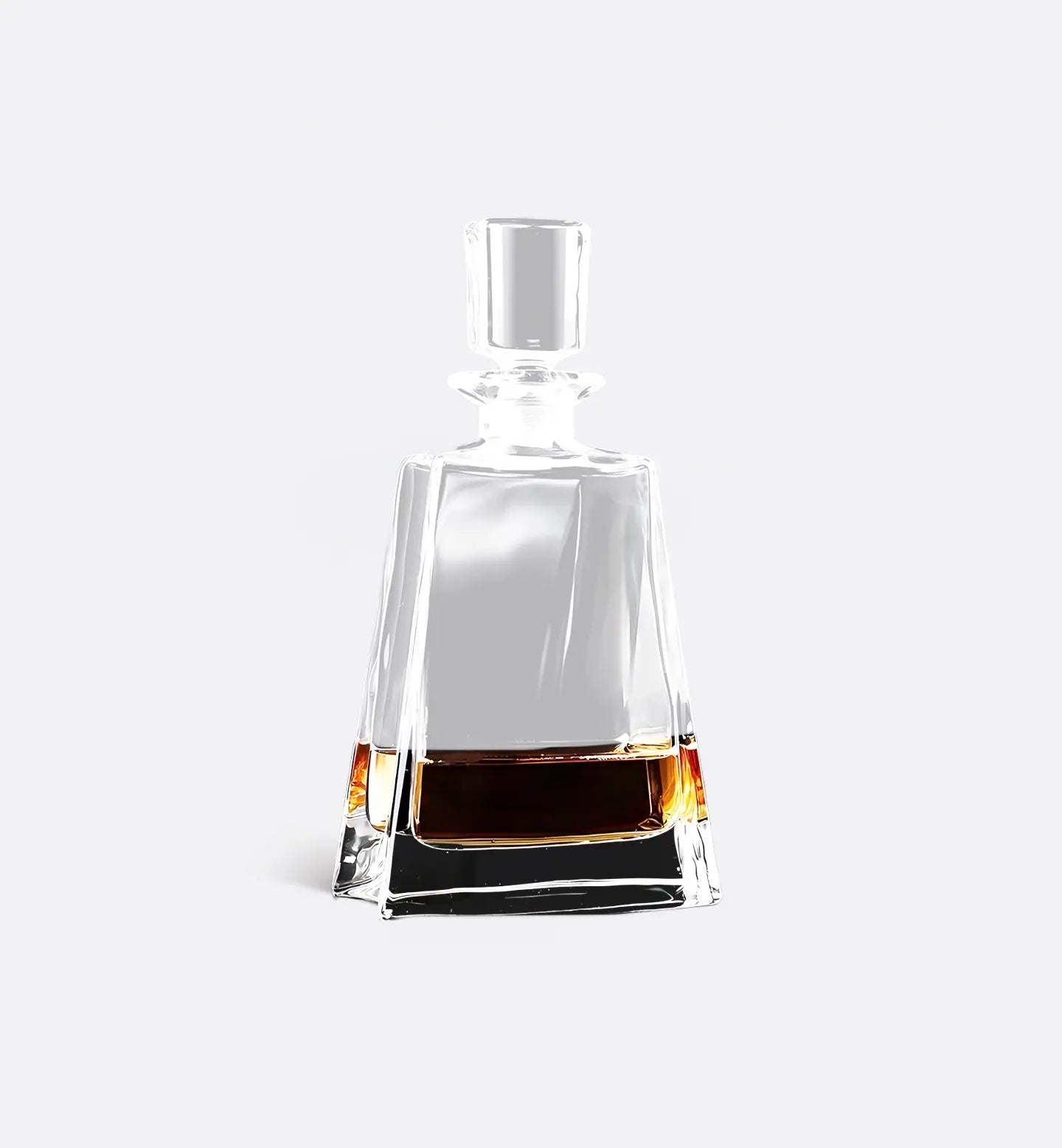 Carafe à whisky en cristal Prisma, 750 ml. Design sobre et classique avec forme légèrement rétrécie au sommet. Élégance intemporelle pour vos spiritueux.