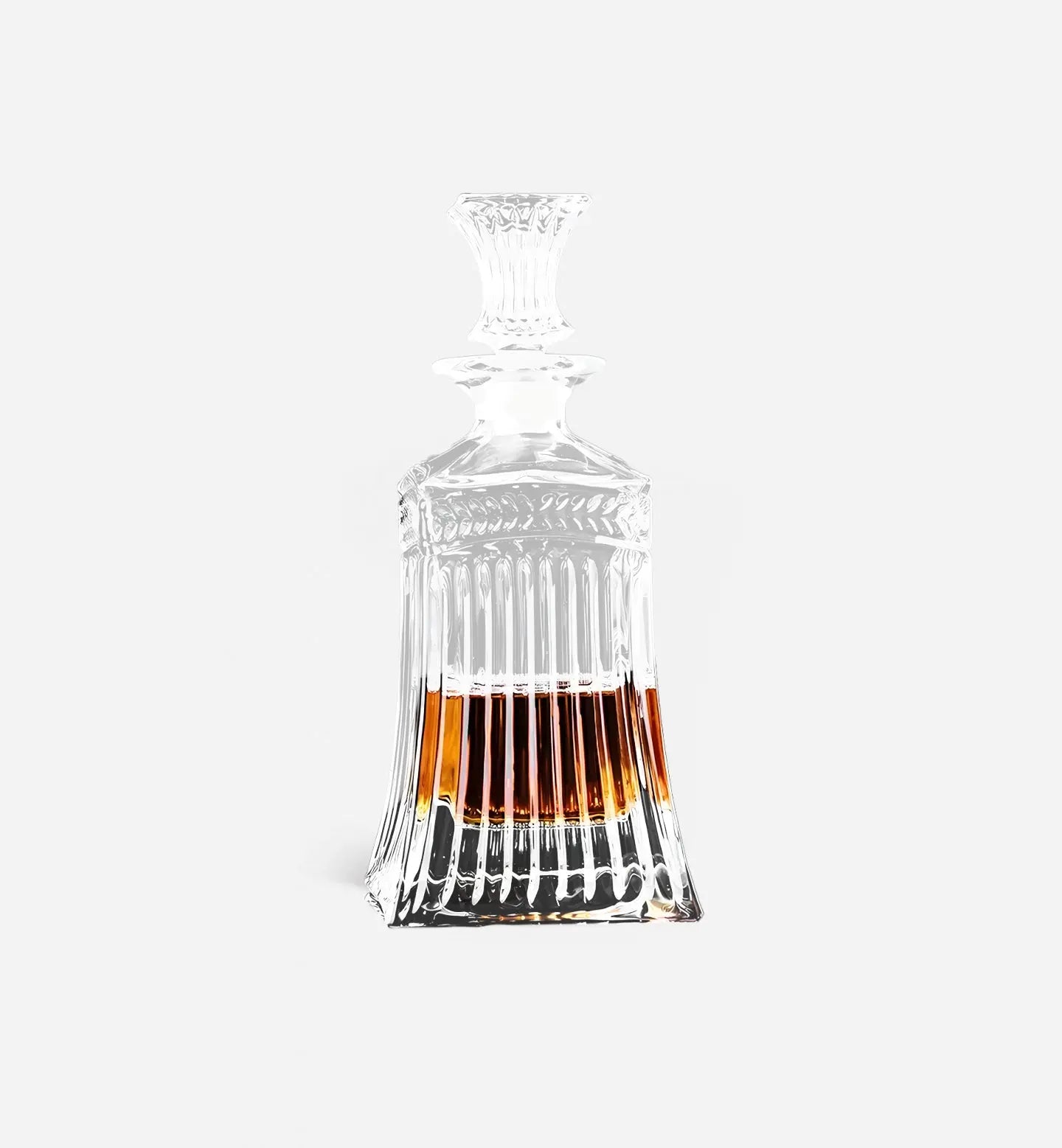 Carafe à whisky en cristal Rayza, 780 ml. Design raffiné avec rayures horizontales sur toute la surface. Élégance moderne pour vos spiritueux.