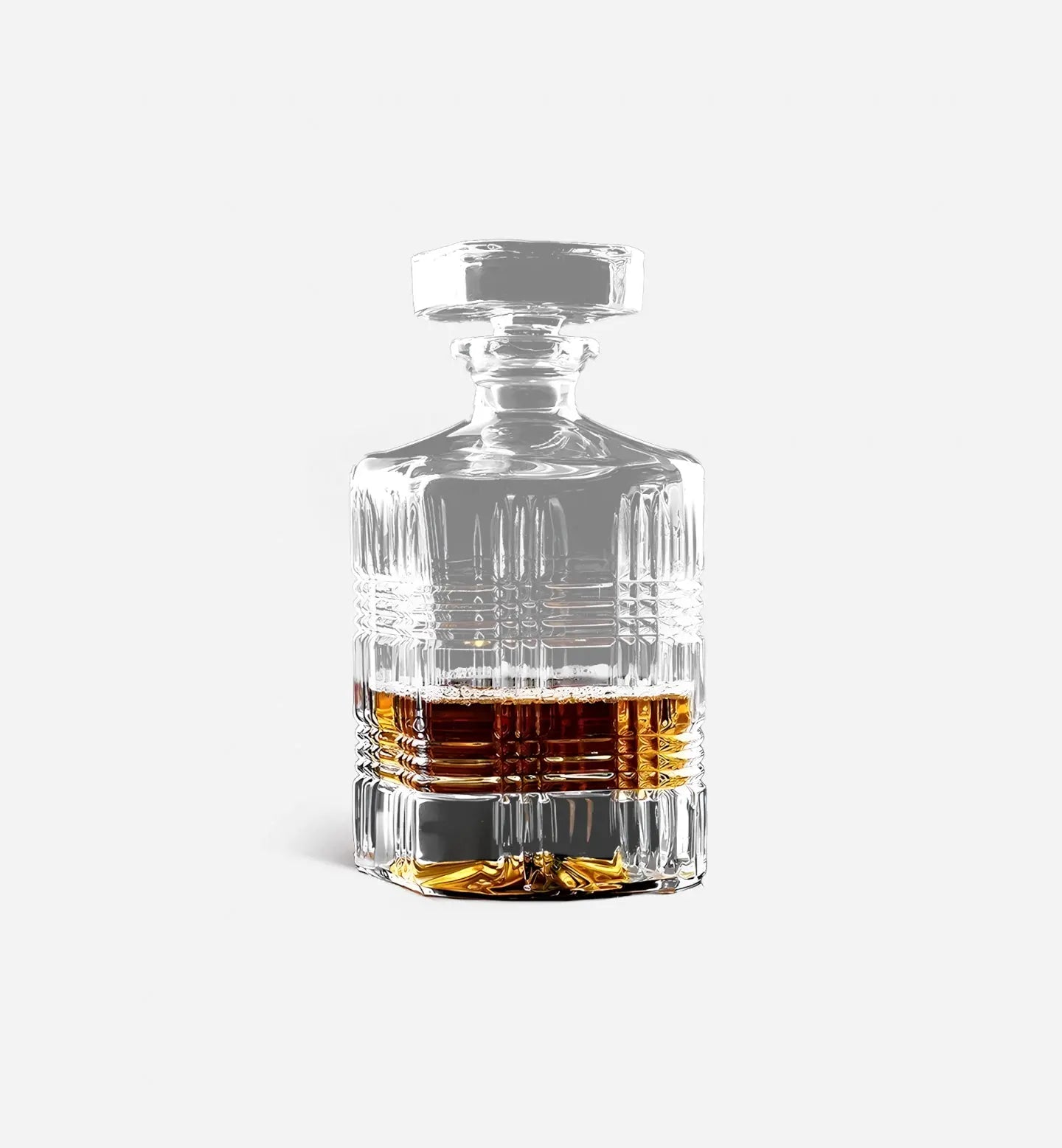 Carafe à whisky Trench en cristal, design pavé droit avec motif trench sur le verre, capacité 750 ml. Élégance texturée pour une dégustation raffinée.