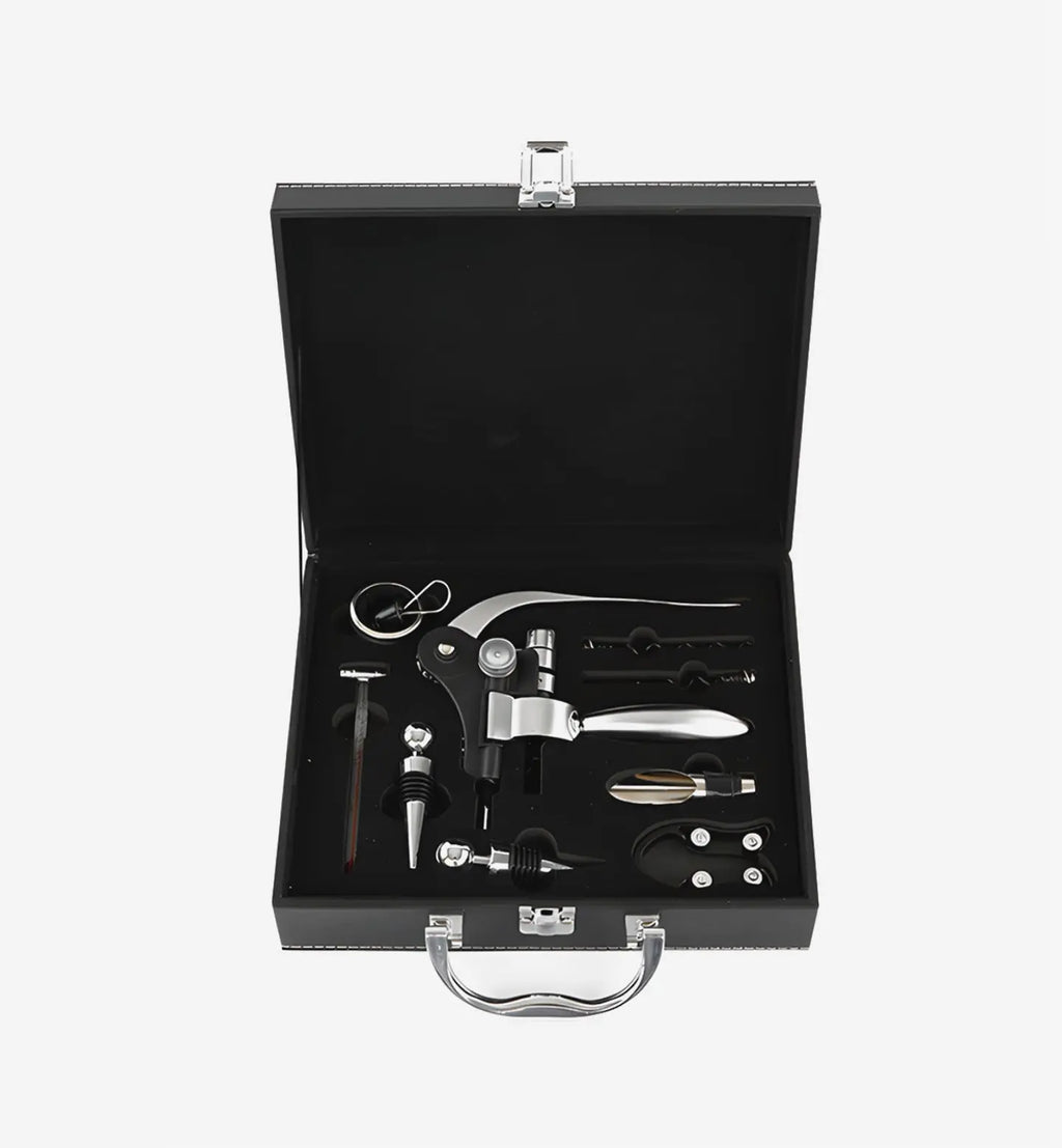 Coffret sommelier Prestige ouvert avec tire-bouchon et accessoires, vue de face sur fond blanc