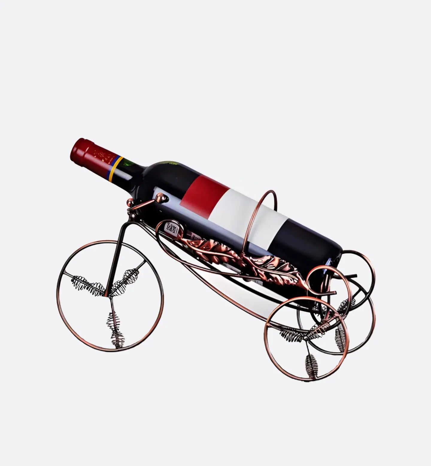 Porte-bouteilles tricycle en cuivre orné de feuilles fines. Design élégant et raffiné pour exposer vos bouteilles avec style et chaleur.