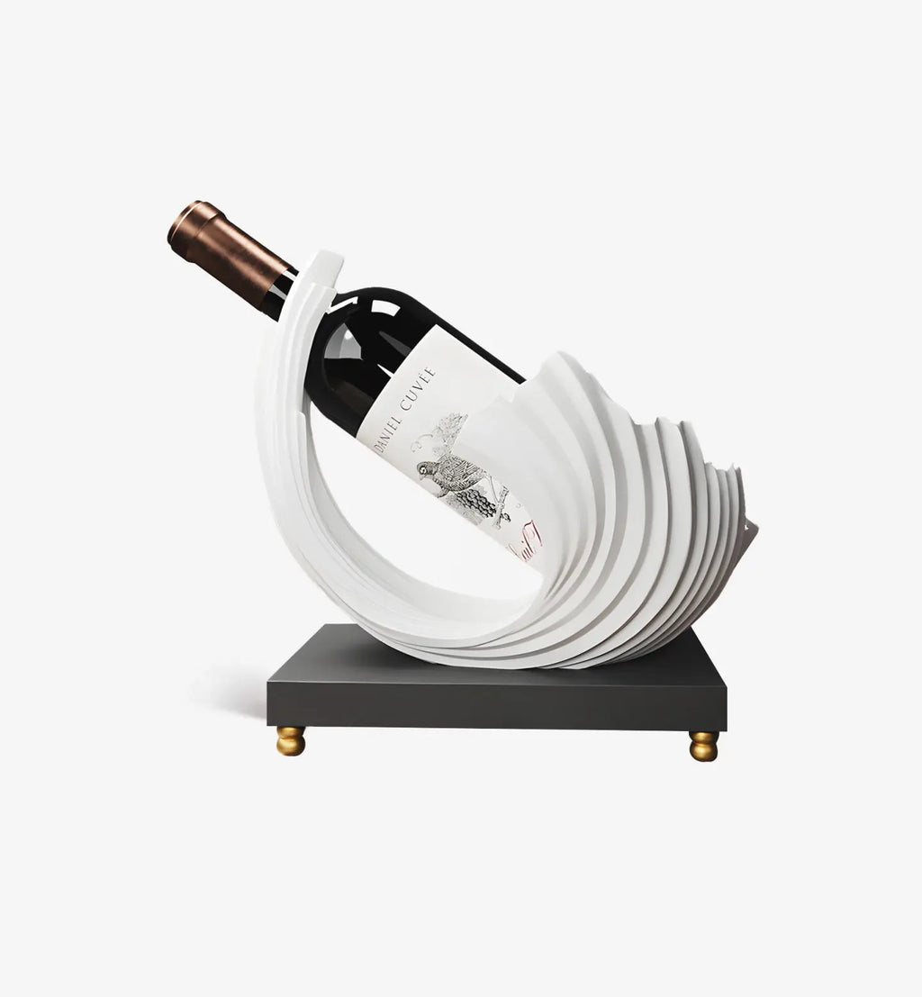 Porte bouteille Ondaria en résine avec bouteille de vin, vue de face sur fond blanc