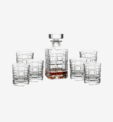 Service à whisky en cristal Damier — carafe et verres, vue de face sur fond blanc