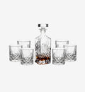 Service à whisky en cristal Vintage — carafe et verres, vue de face sur fond blanc