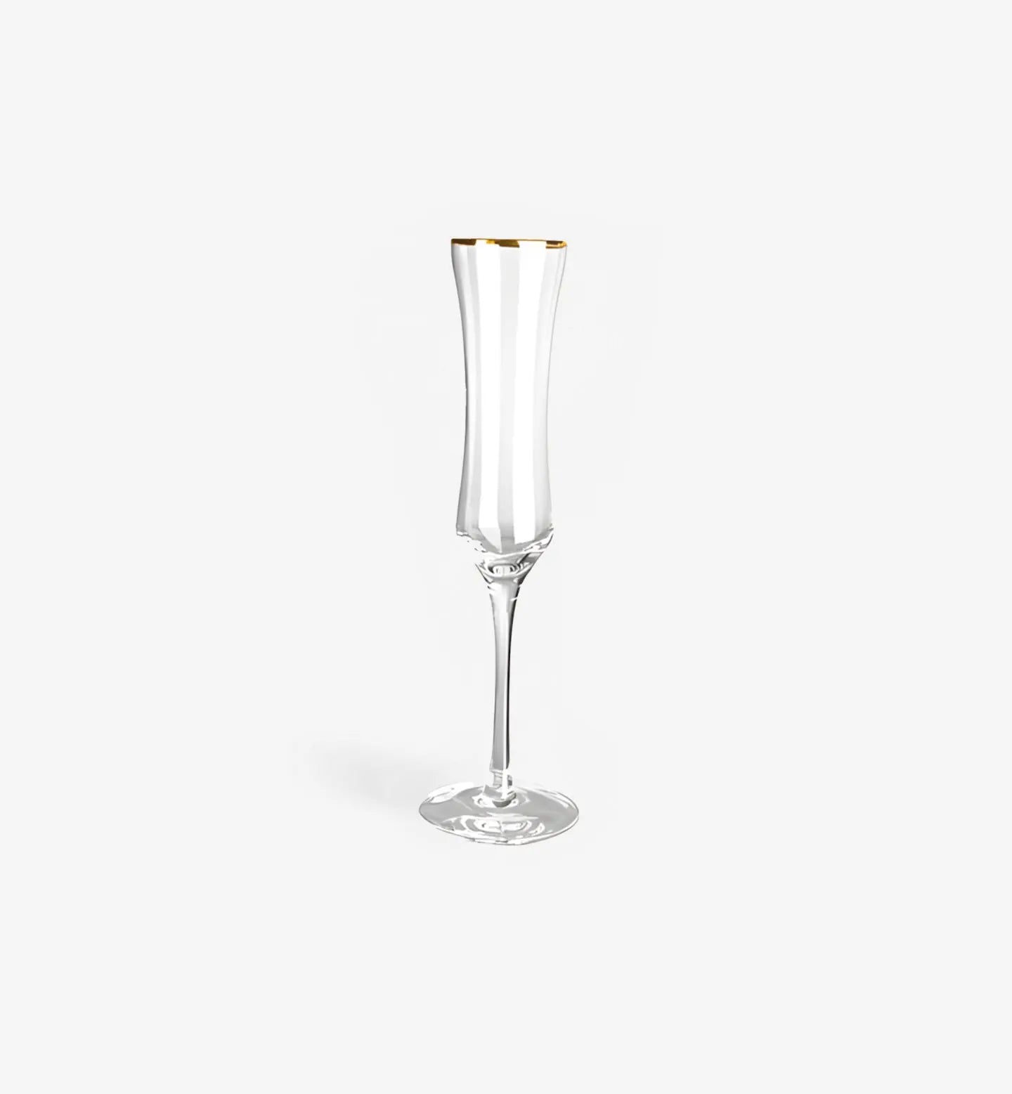 Verre à champagne 210 ml avec bord doré. Élégant et raffiné, parfait pour les grandes occasions et les moments festifs. Design chic et intemporel.