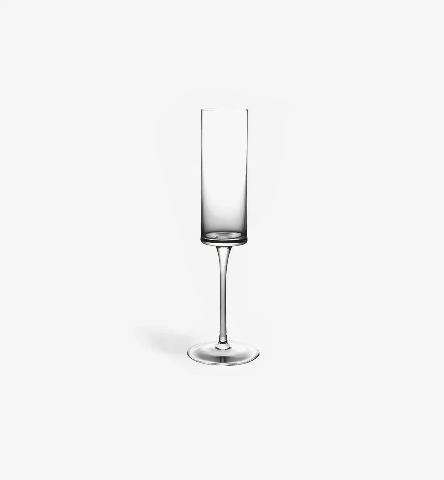Verre à cocktail 180 ml au design cylindrique épuré. Verre haut de gamme parfait pour vin, margarita et cocktails élégants.