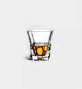 Verre à whisky Monolithe 300 ml, motif en relief, vue de face sur fond blanc