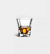 Verre à whisky Monolithe 300 ml, motif en relief, vue de face sur fond blanc