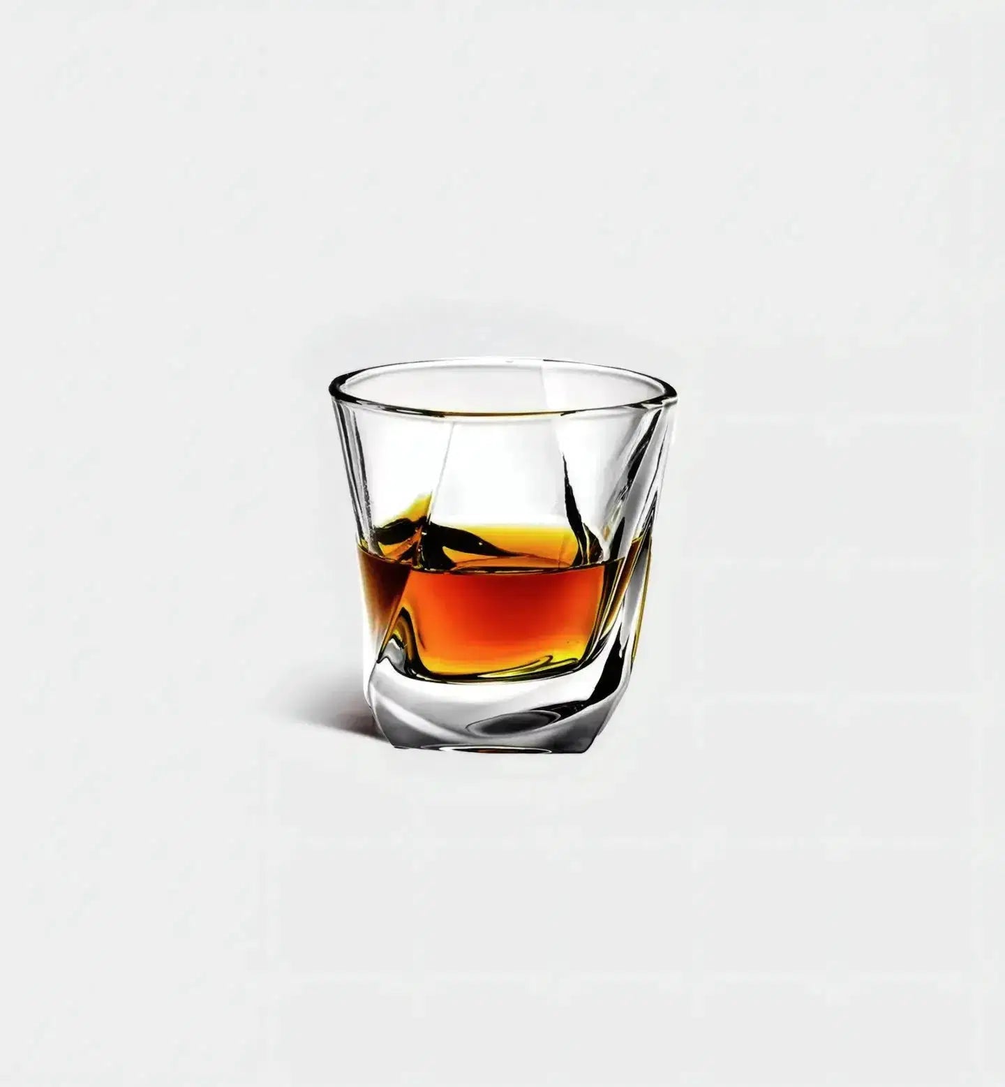 Verre à whisky Torsade 230 ml, motif en relief, vue de face sur fond blanc