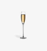 Flûte à champagne Alto 138 ml, silhouette élancée, vue de face sur fond blanc