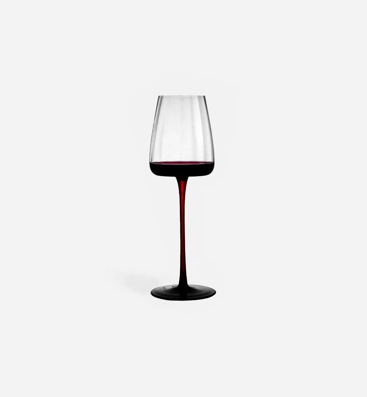 Verre à vin 360 ml classique et élégant avec motif ondulé. Parfait pour vins légers à moyennement corsés et dégustations raffinées.