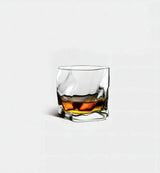 Verre à whisky Vague 250 ml, motif en relief, vue de face sur fond blanc